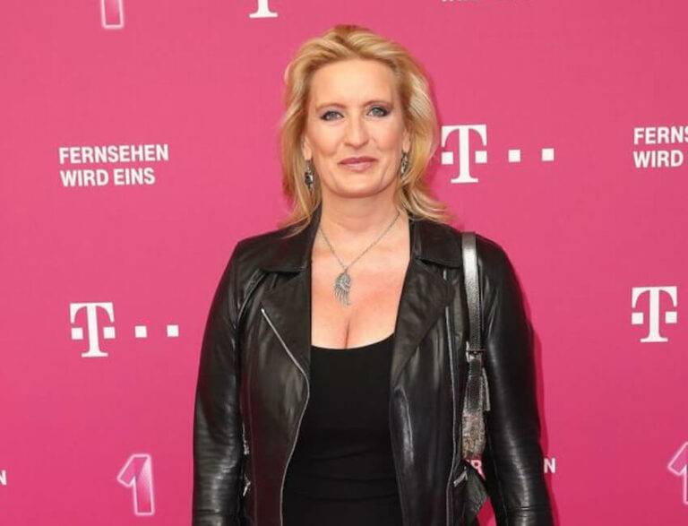 Elegantes Claudia Kleinert Alter Bild